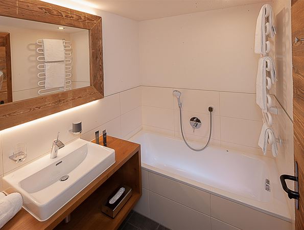 4-sterne-berghotel-madlener-damuels-ganzjahres-alp