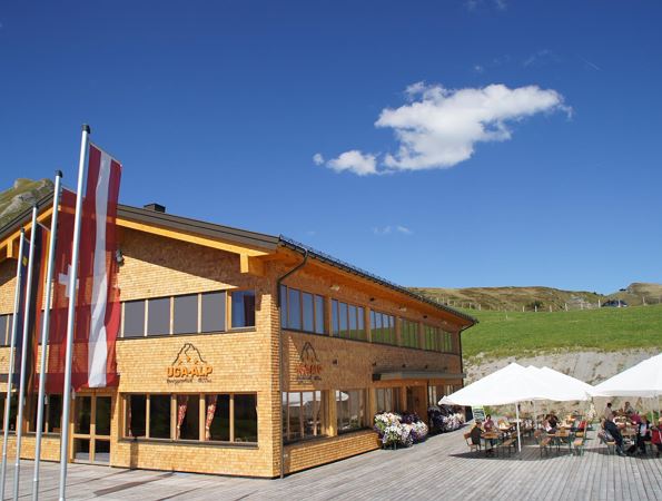 Berggasthof Uga-Alp Außenansicht Sommer
